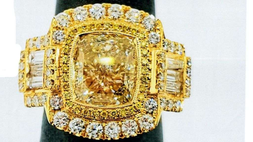 Seven California men charged in 'largest jewellery heist' in US history