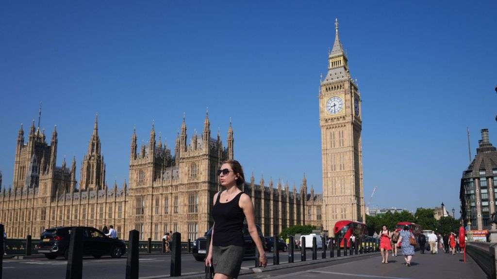 Temperatures pass 32C as first UK area enters heatwave