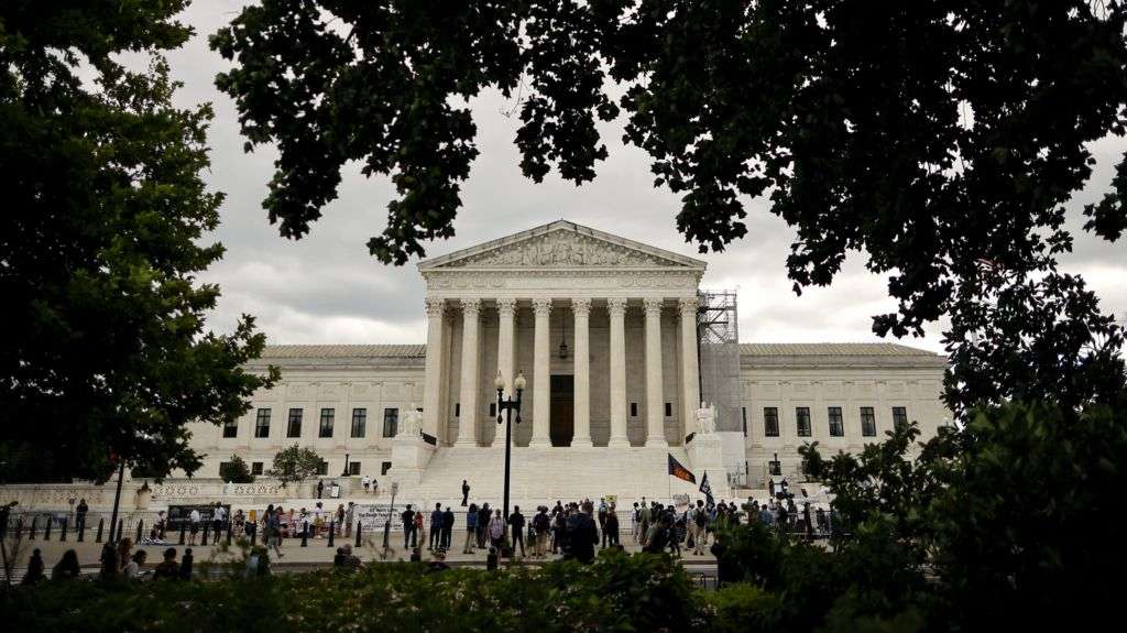 US Supreme Court allows Trump to resume deportations to third countries