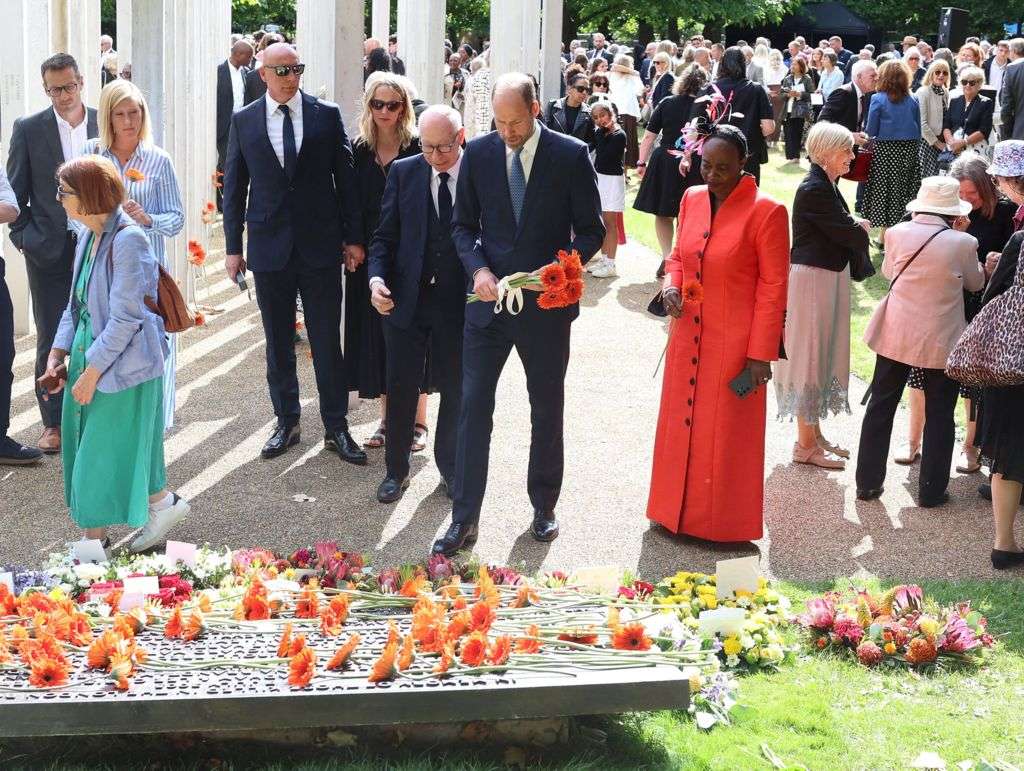London remembers 7/7 bombings 20 years on as William lays flowers for victims