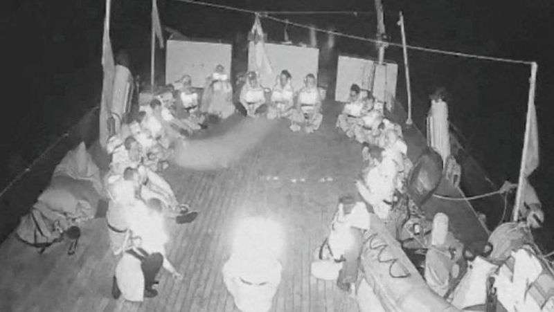 Israeli naval ships intercept Gaza-bound flotilla