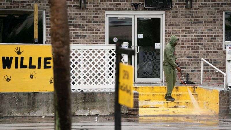 Shooting at crowded South Carolina bar leaves four dead